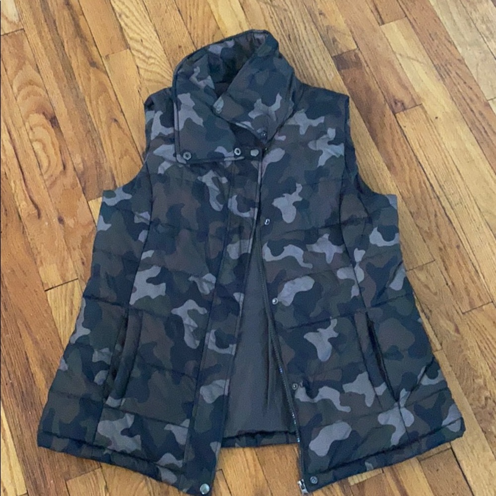 Camo puffer vest